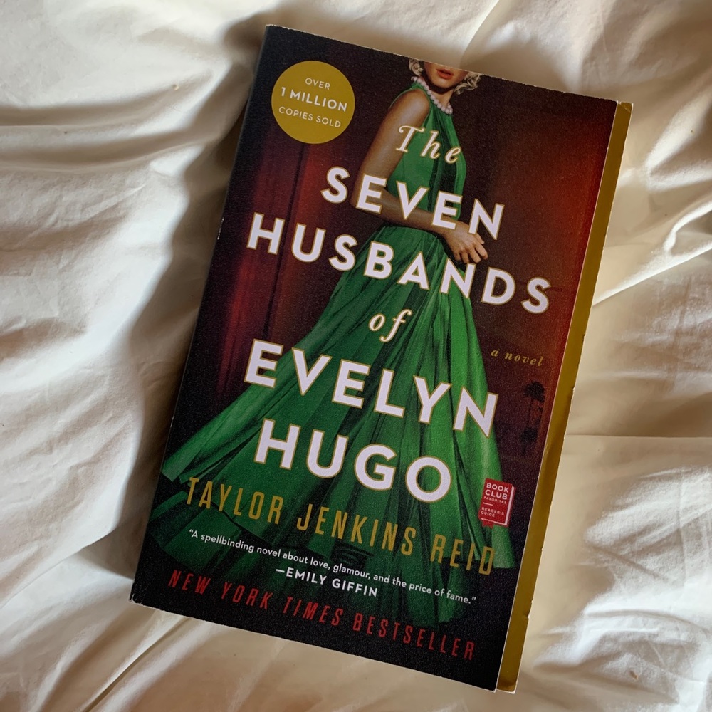 Book - The 7 Husbands of Evelyn Hugo (paperback)
